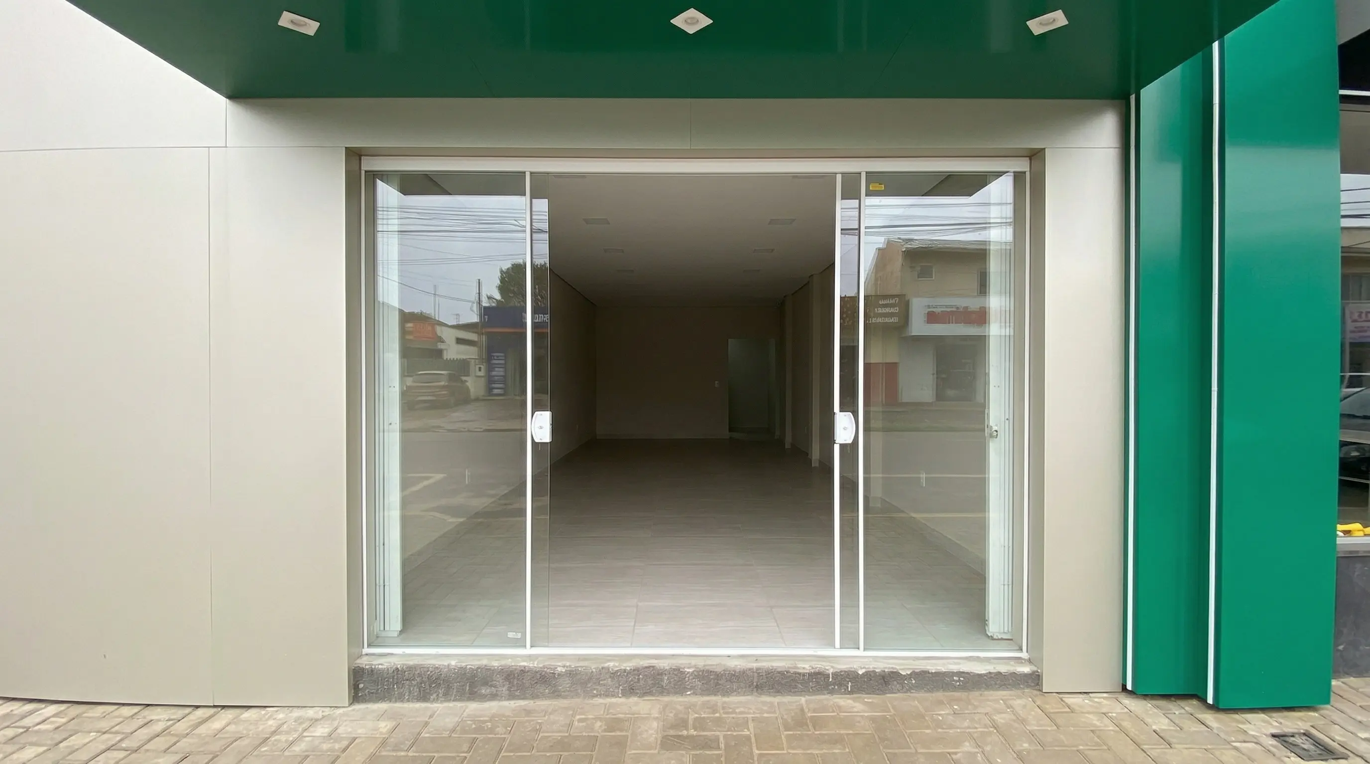 Porta 4 folhas
